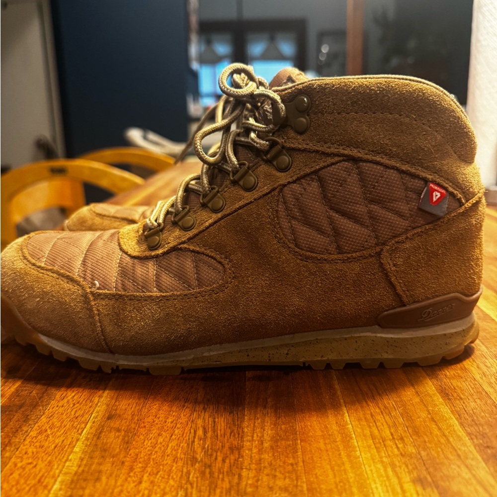 Danner Women’s Jag Quilt Coyote boot, 9.5